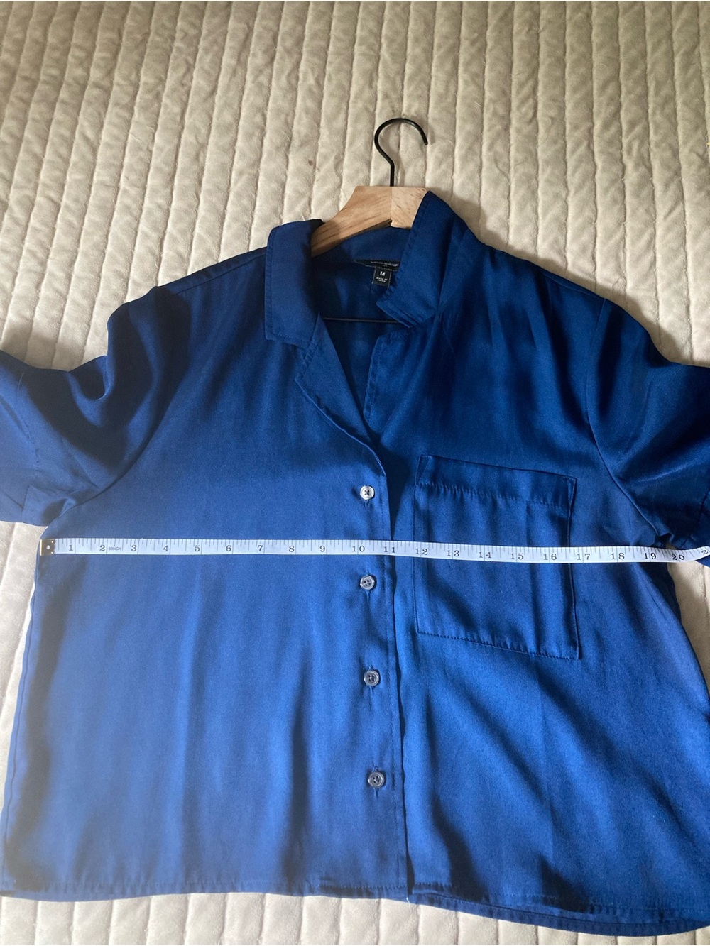 Banana Republic Factory Short Sleeve cropped Navy Button-Up Blouse - Picture 6 of 7
